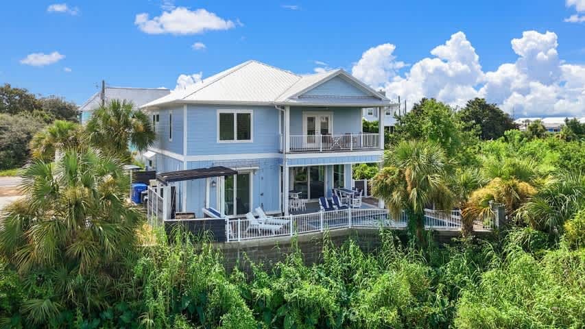 Stunning custom coastal hideaway with private pool