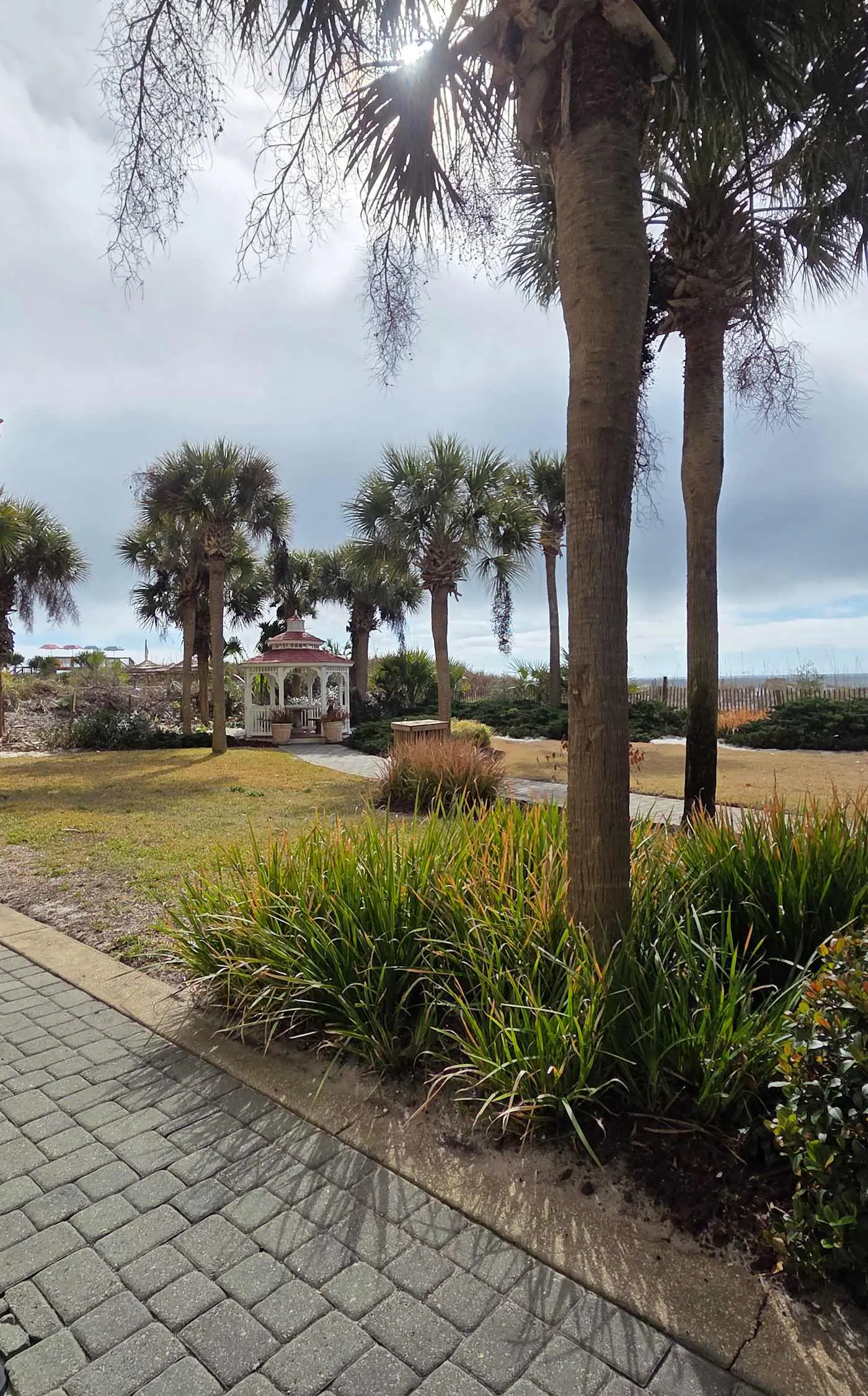 Gulf Front condo with Beach access and shared Pool