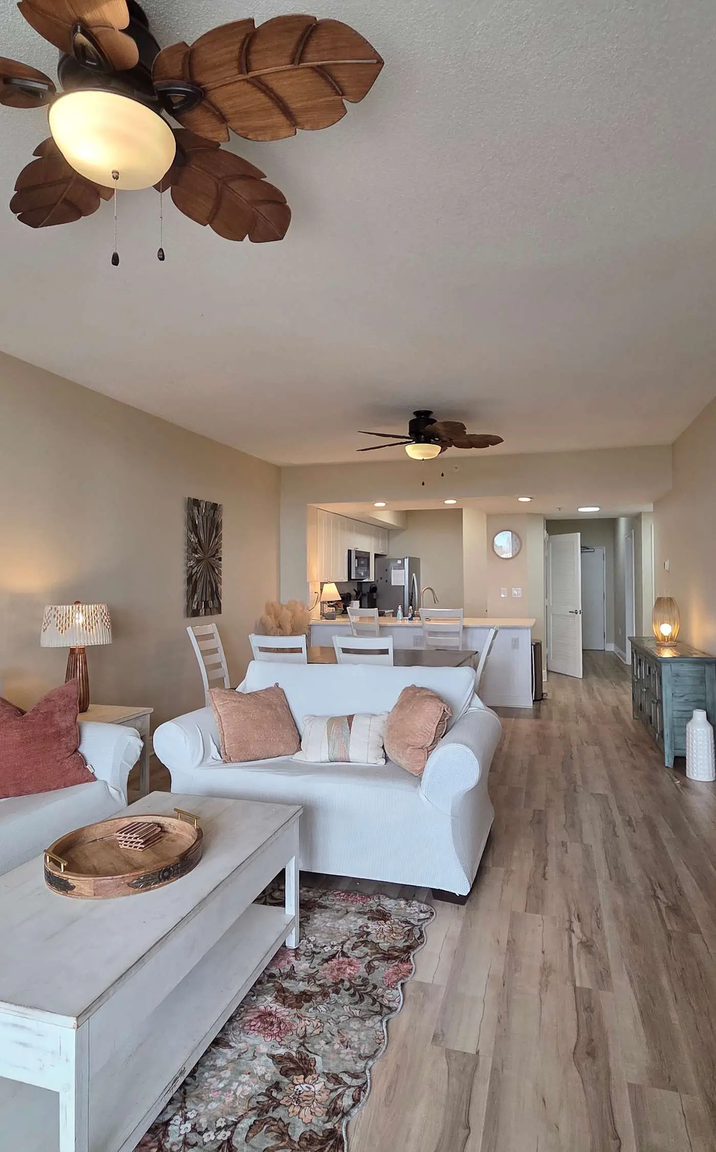 Gulf Front condo with Beach access and shared Pool