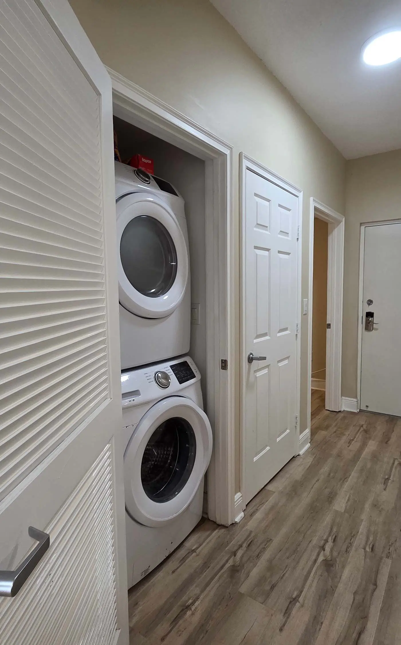 Gulf Front condo with Beach access and shared Pool