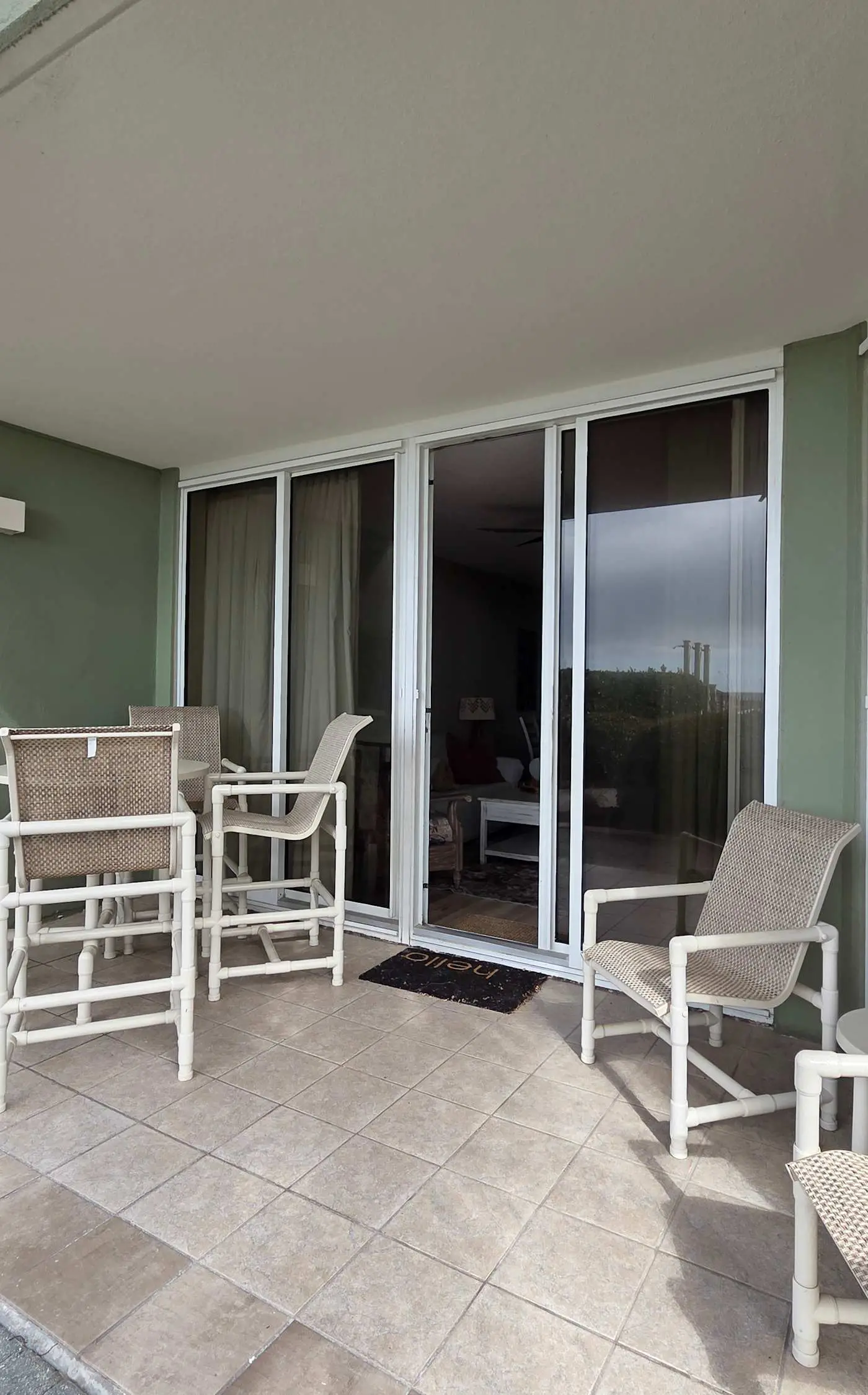 Gulf Front condo with Beach access and shared Pool