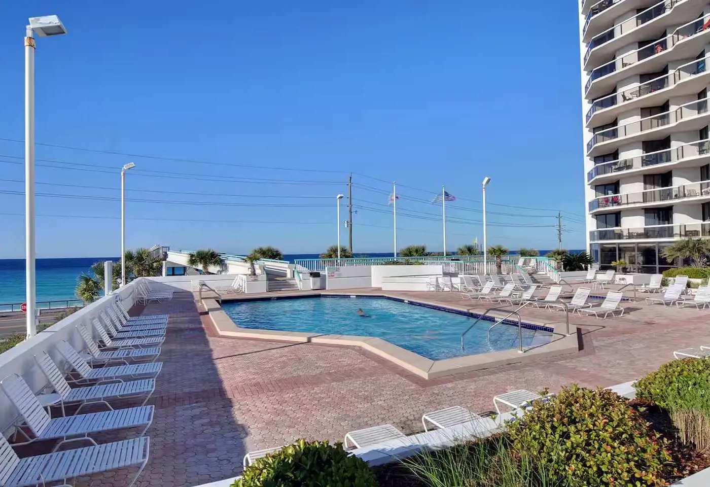 Charming condo, with shared pool, Gym, and Tennis