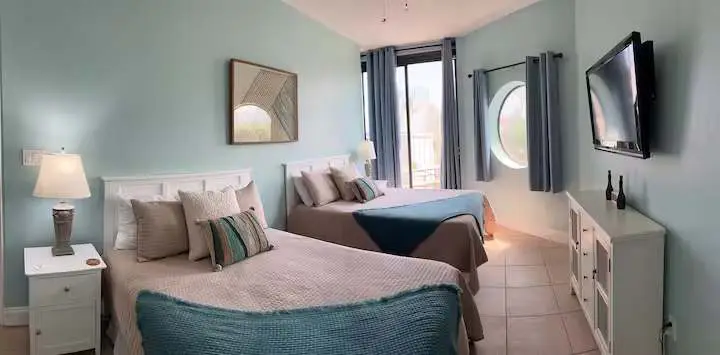 Charming condo, with shared pool, Gym, and Tennis