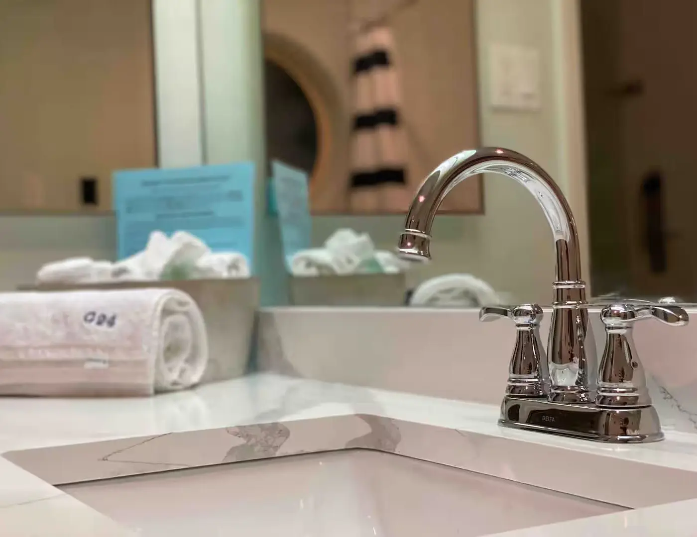 Beach side condo with shared pool, gym and tennis