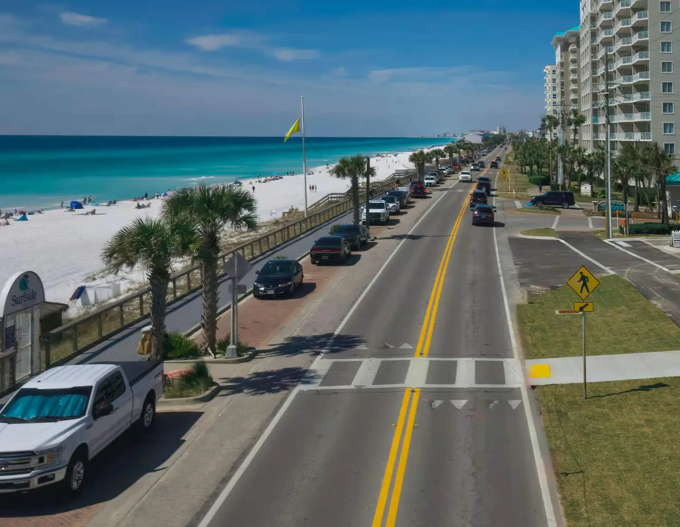 Beach side condo with shared pool, gym and tennis