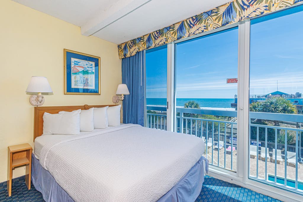 Oceanfront Suite At The Yachtsman -Unit 303