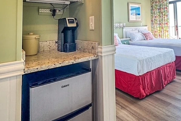 Gorgeous Oceanview Studio for 4! Sand Dunes 1044