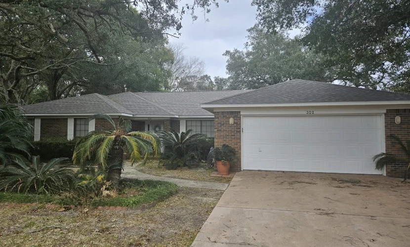 Cozy Pet friendly home near the beaches and shopping