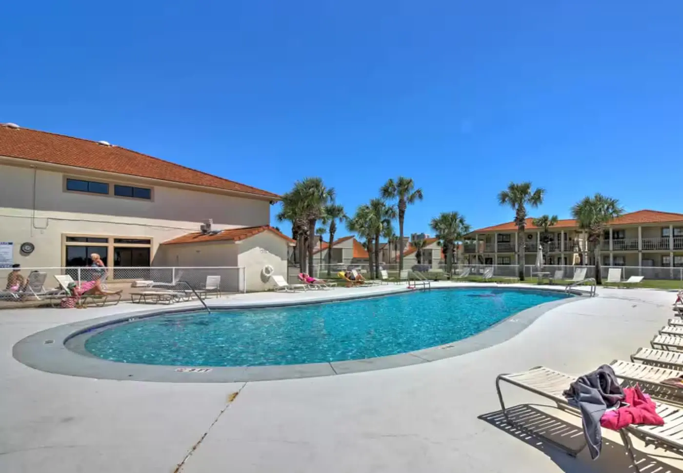 Gated community close to beach! Pool and tennis!