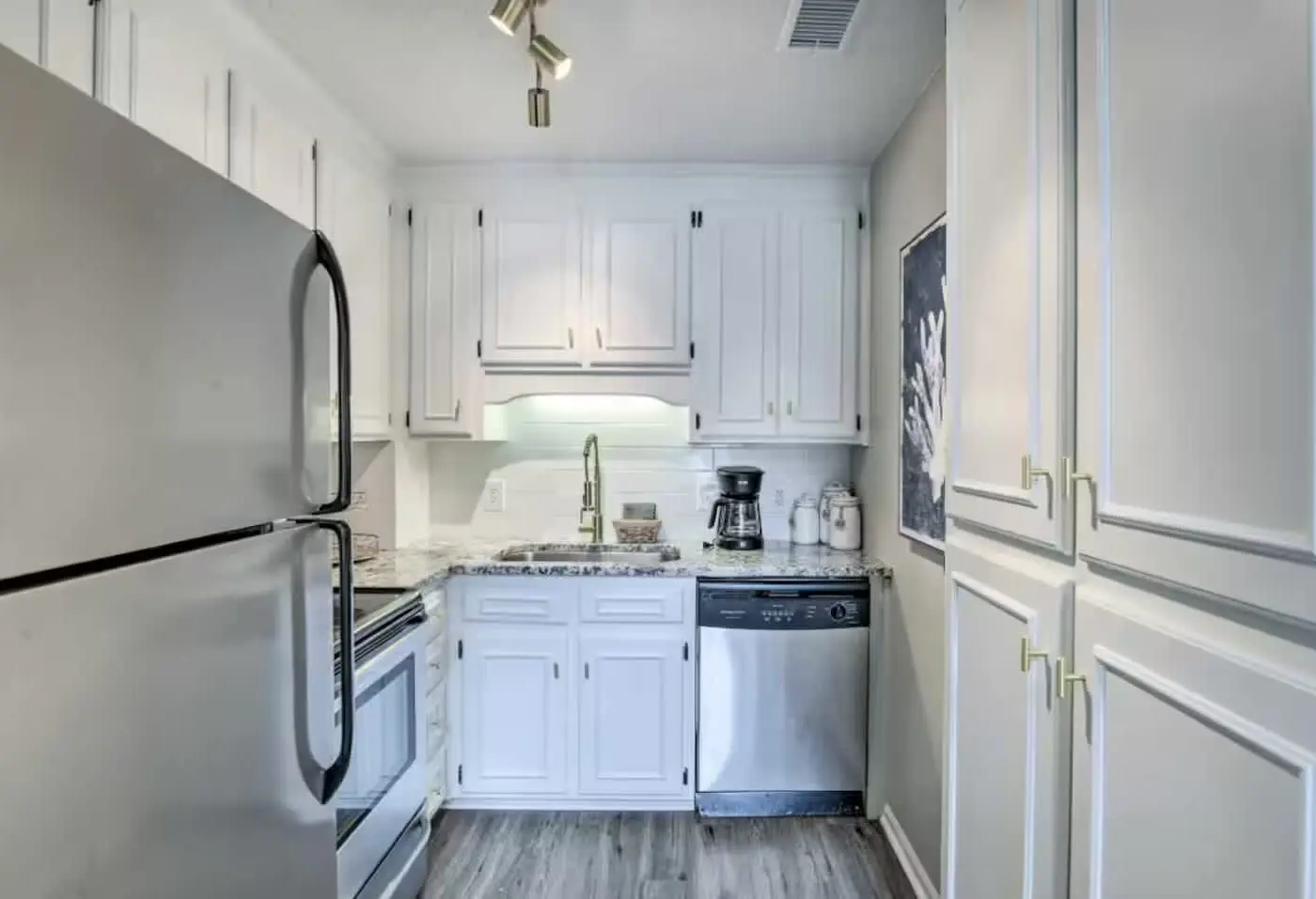 Gated community close to beach! Pool and tennis!