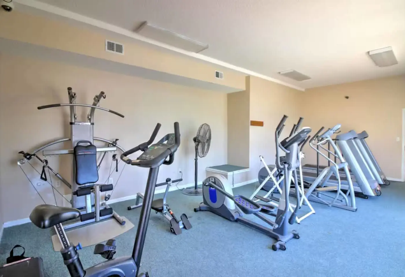 Gated community close to beach! Pool and tennis!