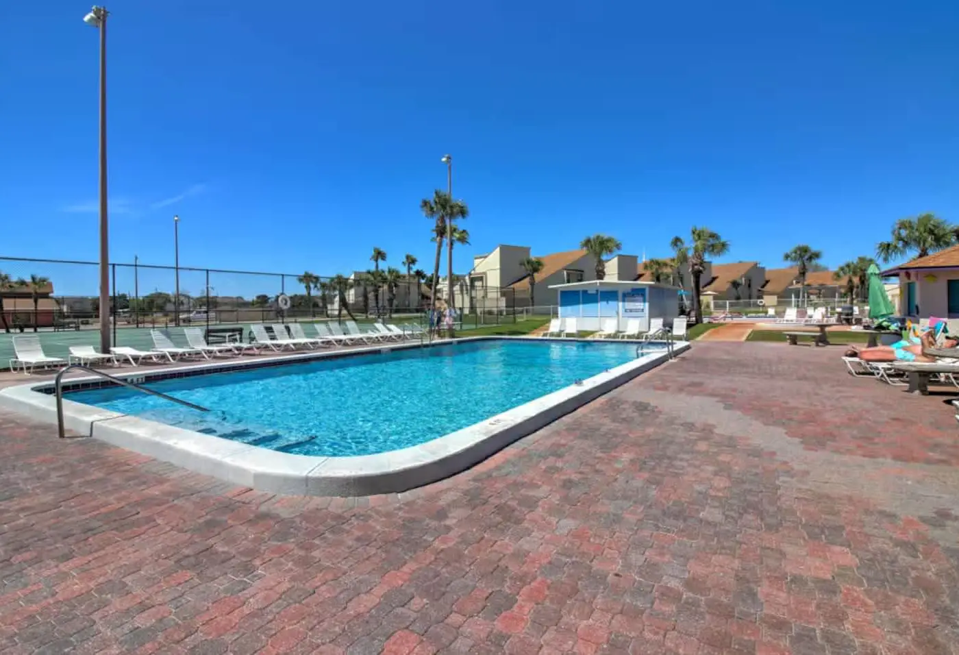 Gated community close to beach! Pool and tennis!