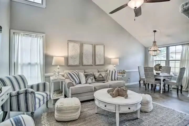 Gated community close to beach! Pool and tennis!