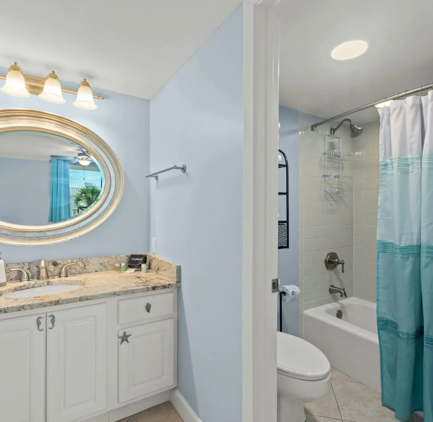 Vibrant condo near the beach, Pool, Tennis