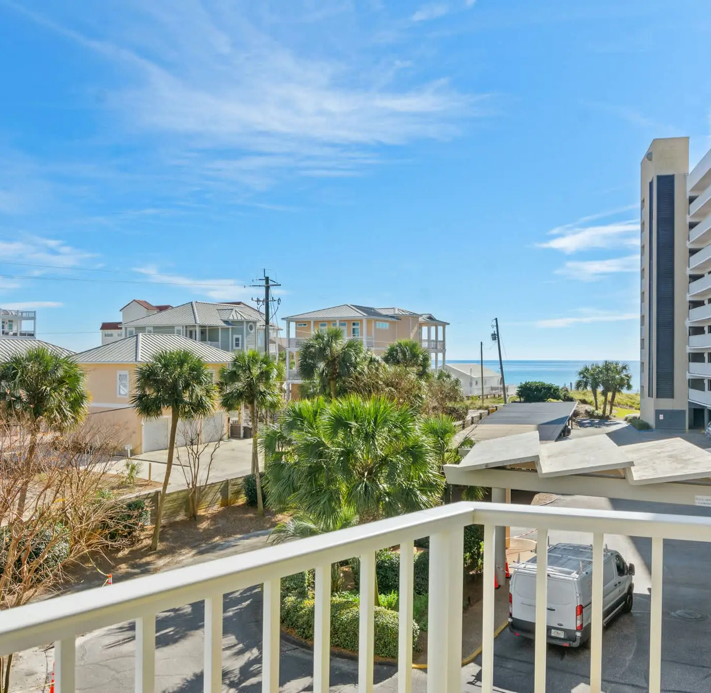 Vibrant condo near the beach, Pool, Tennis