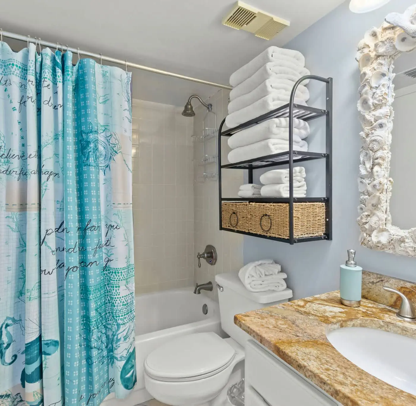 Vibrant condo near the beach, Pool, Tennis