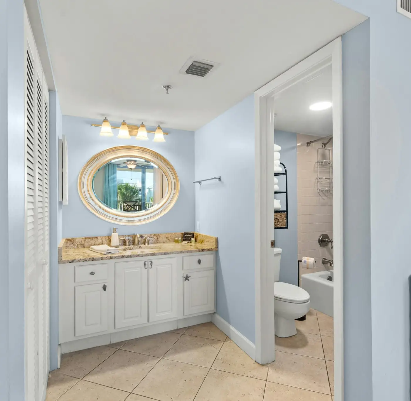 Vibrant condo near the beach, Pool, Tennis
