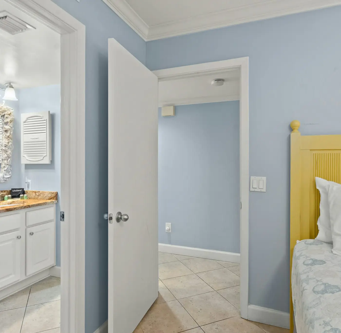 Vibrant condo near the beach, Pool, Tennis