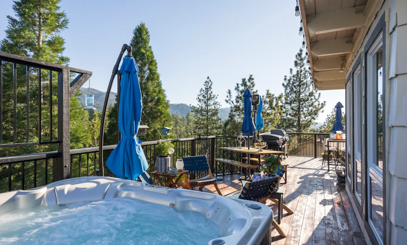 Big Bear Cabin w/ Hot Tub, Views, Deck & Firepit