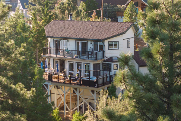 Big Bear Cabin w/ Hot Tub, Views, Deck & Firepit