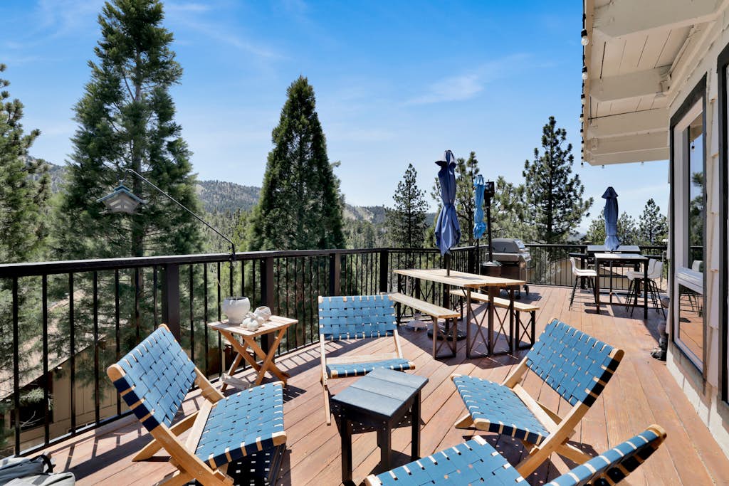 Big Bear Cabin w/ Hot Tub, Views, Deck & Firepit