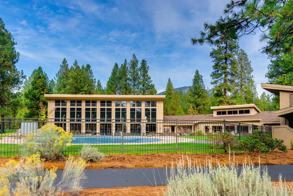 Lovely home with Black Butte view, large deck, hot tubs, & pools