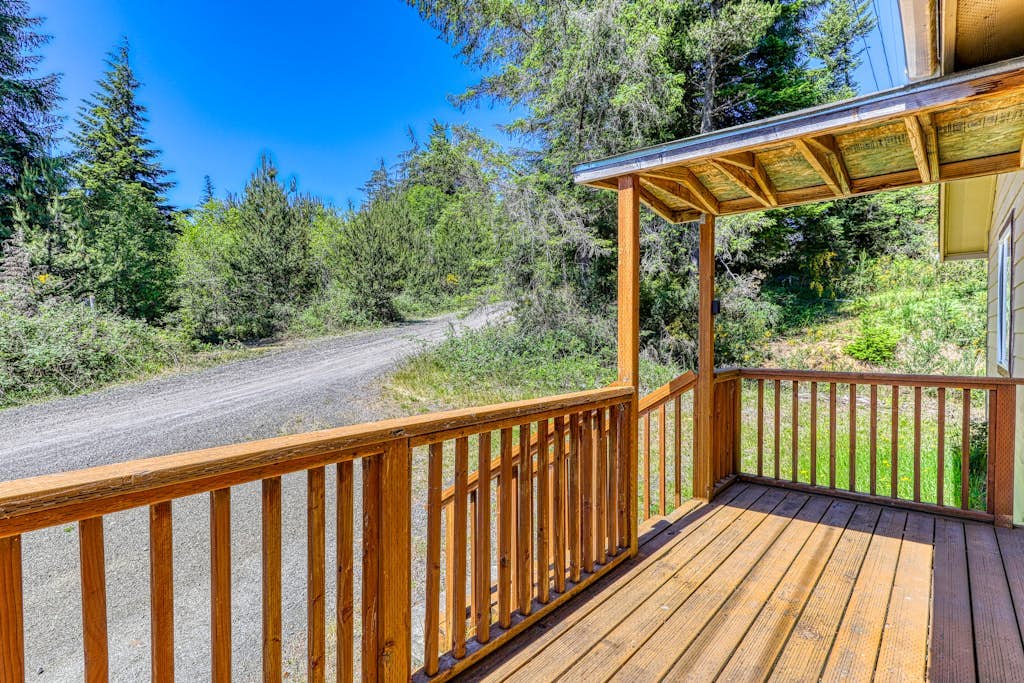Secluded & comfortable dog-friendly home with deck plus ATV & boat parking