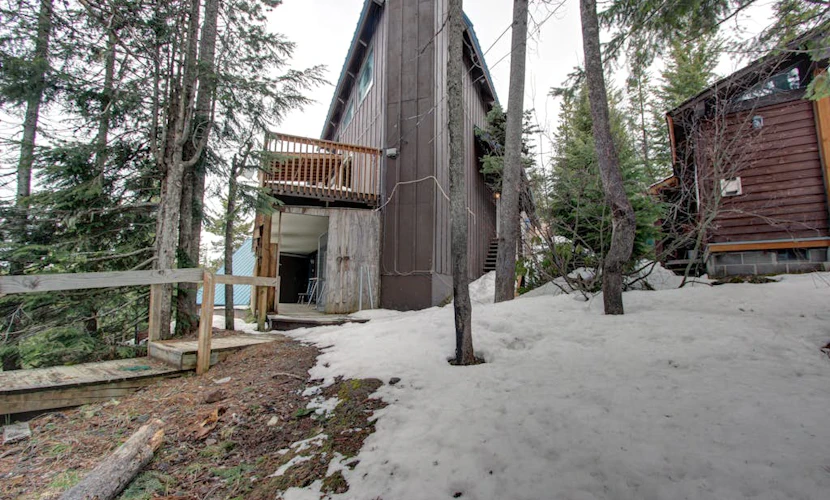 Flying Stag - Upper Chalet