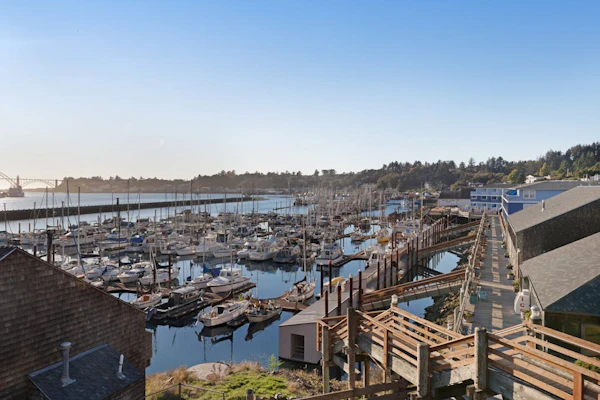 Bayfront Condo with Spectacular Views & a Shared Gym