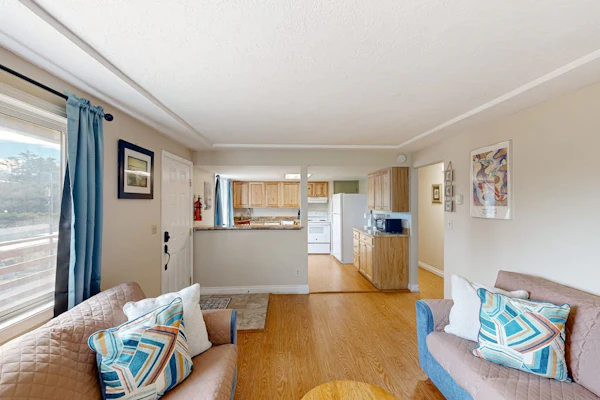 Family-friendly duplex in the Heart of Nye beach, Dog-friendly