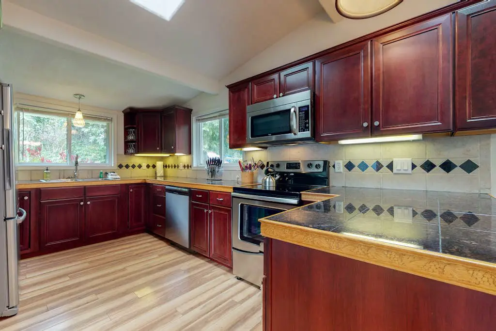 Dog-friendly home near the beach - private hot tub, wood-burning fireplace & W/D
