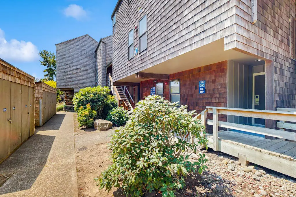 Harbor Hideaway #C301