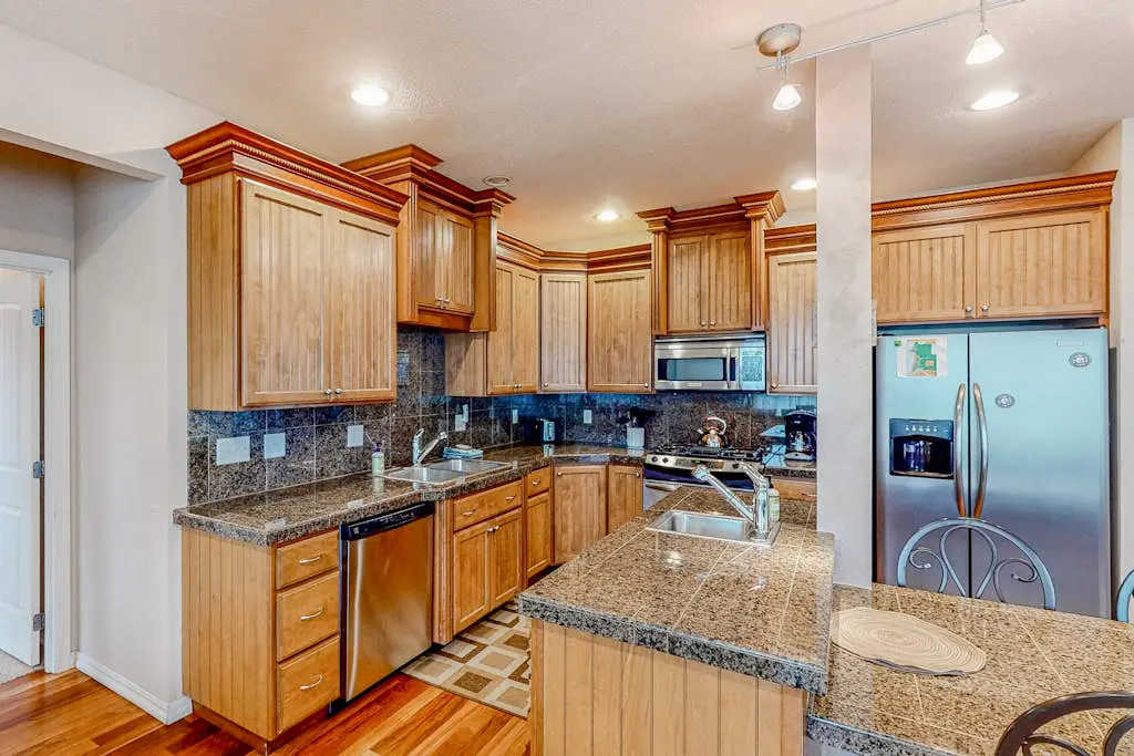 Dog-friendly sound-front cottage with fireplace, deck, lawn, beach access, & W/D