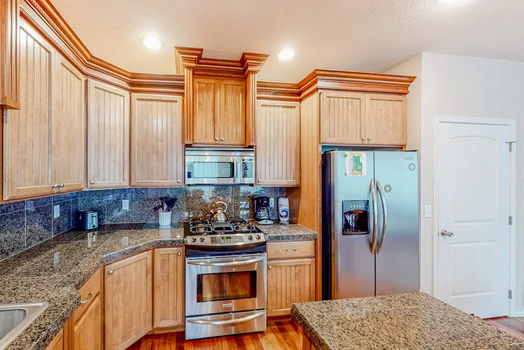 Dog-friendly sound-front cottage with fireplace, deck, lawn, beach access, & W/D