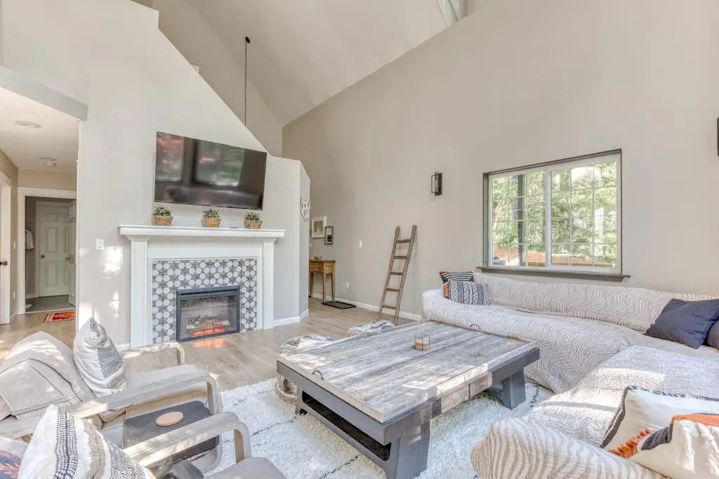 Sandy Ski Chalet