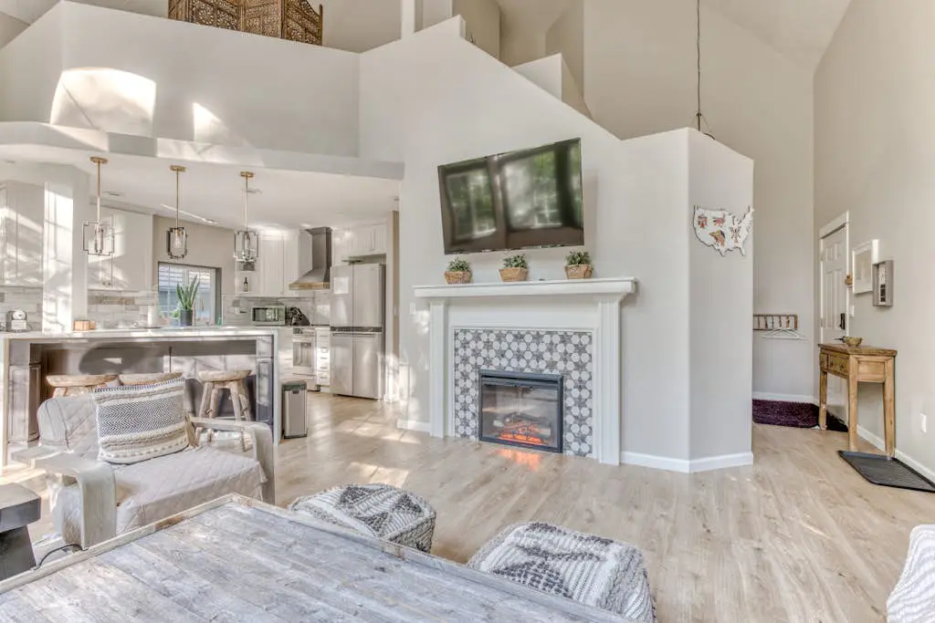 Sandy Ski Chalet