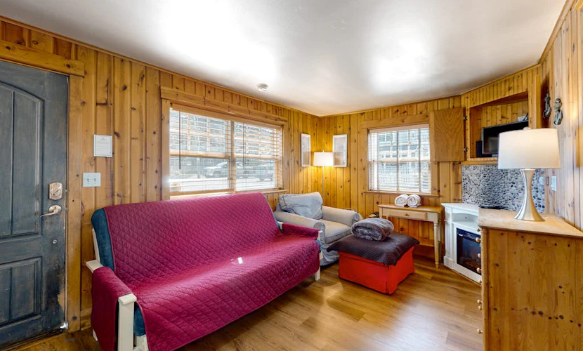 Dog-Friendly Beach Condo with Free WiFi - Close to Beach