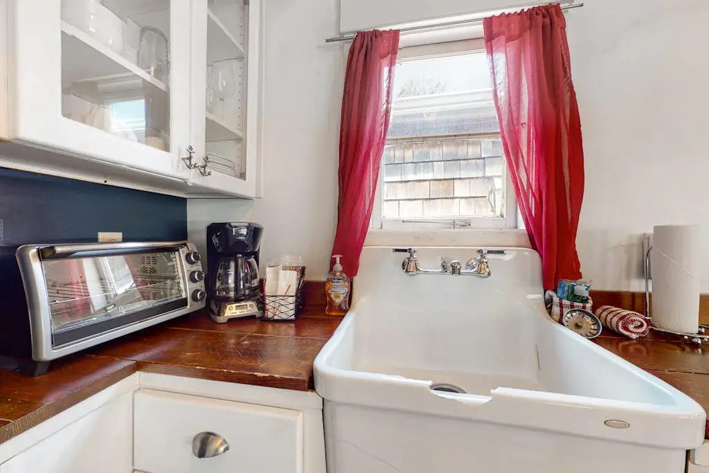 Hidden Villa Cottage #1 - The Nautical Cottage