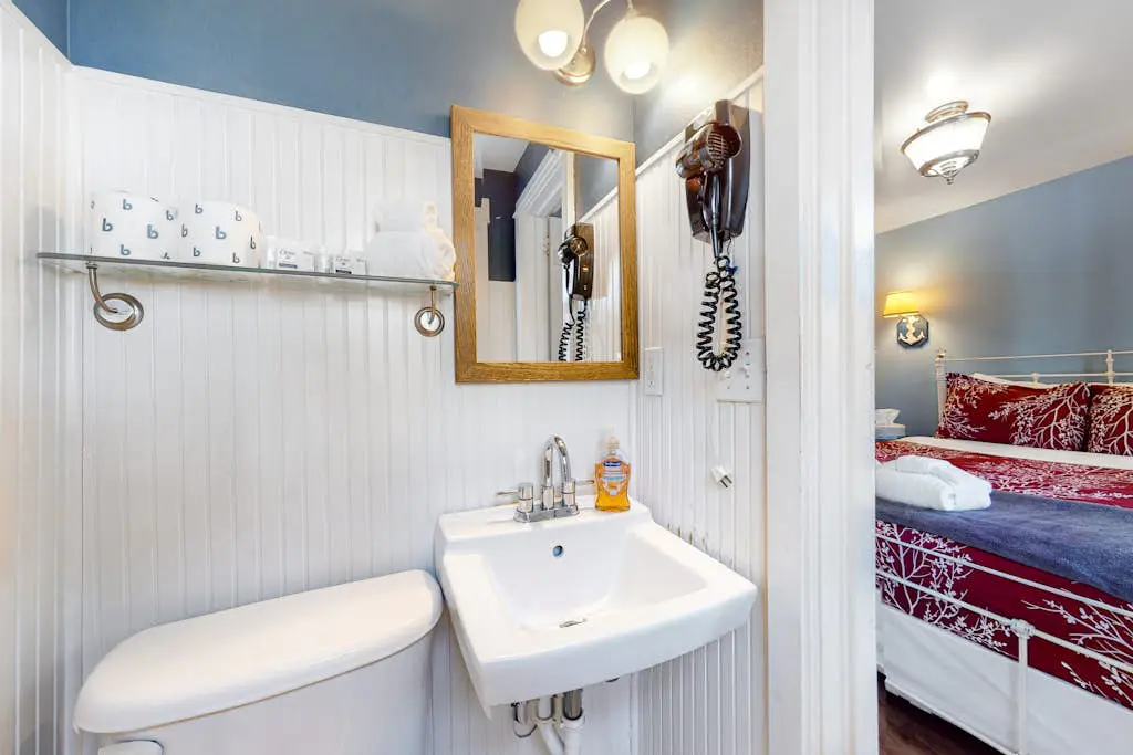 Hidden Villa Cottage #1 - The Nautical Cottage