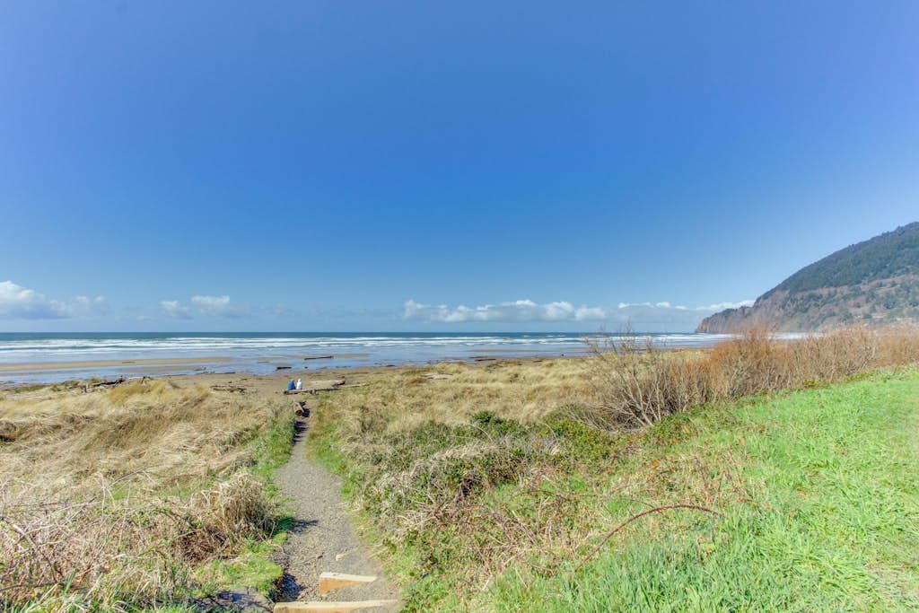 Dog-friendly downtown home moments from the beach w/ distant ocean views