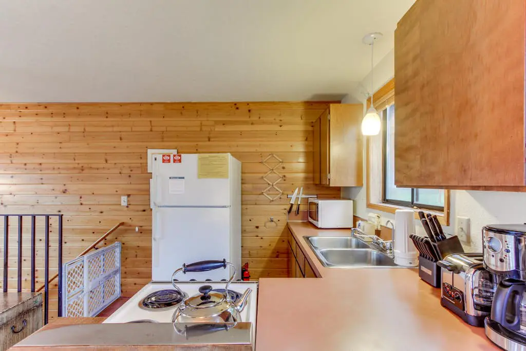 The Little Brown House - MCA 705