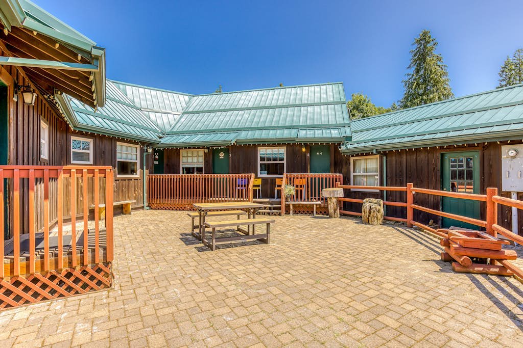 Dog-friendly cabins with partial ACs, courtyard access, mtn/valley views, & WiFi