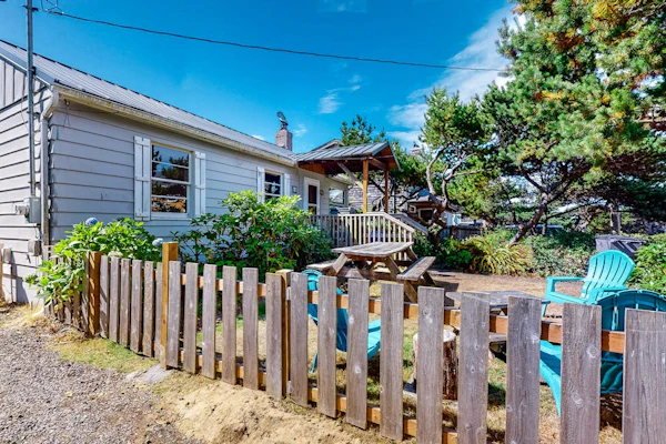 Dog-friendly home with beach access, washer/dryer, fireplace - near golf