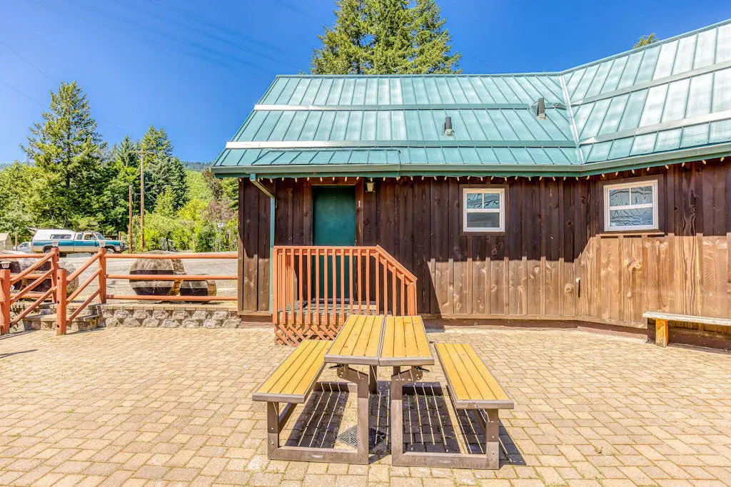 The Logs White Salmon