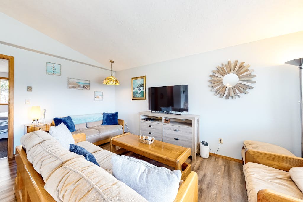 Dog-friendly home one block from the beach with deck & washer/dryer