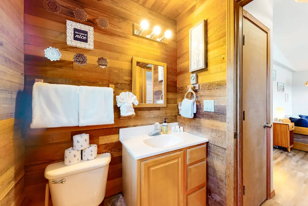 Dog-friendly home one block from the beach with deck & washer/dryer
