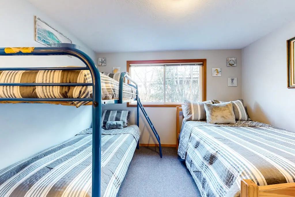 Dog-friendly home one block from the beach with deck & washer/dryer
