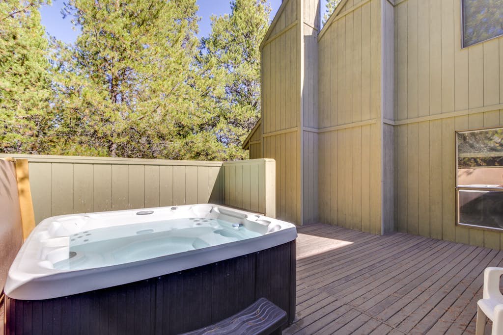 Family-Friendly Home with SHARC Passes & Private Hot Tub