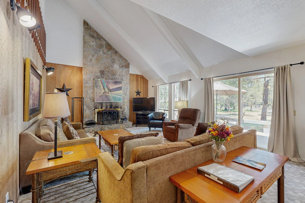 Family-Friendly Home with SHARC Passes & Private Hot Tub