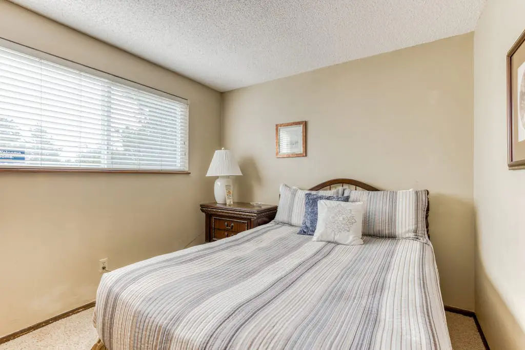 Spacious House with Entertainment Options & Very Close Beach Access